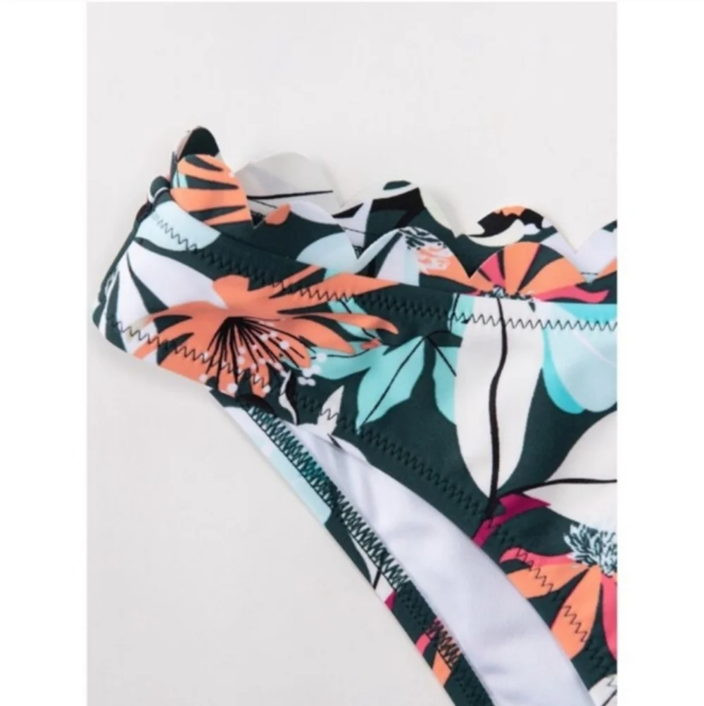 Cupshe Teal and Floral Bikini Set - Picture 4 of 6